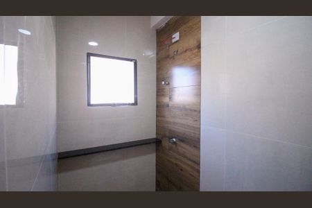 Banheiro da Suíte de apartamento para alugar com 2 quartos, 50m² em Jardim Caguassu, São Paulo