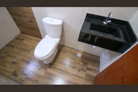 Apartamento para alugar com 50m², 2 quartos e sem vaga Apartamento para alugar com 50m², 2 quartos e sem vagaBanheiro da Suíte