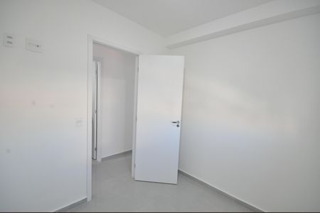 Quarto 2 de apartamento para alugar com 2 quartos, 49m² em Vila Gustavo, São Paulo