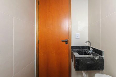 Apartamento para alugar com 57m², 2 quartos e sem vaga Apartamento para alugar com 57m², 2 quartos e sem vagaBanheiro social