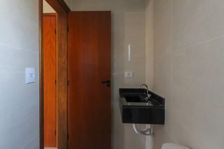 Banheiro da Suíte de apartamento para alugar com 2 quartos, 57m² em Jardim Caguassu, São Paulo
