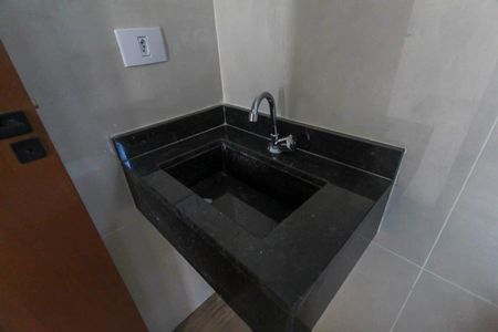 Apartamento para alugar com 57m², 2 quartos e sem vaga Apartamento para alugar com 57m², 2 quartos e sem vagaBanheiro da Suíte