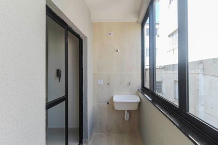 Área de Serviço de apartamento para alugar com 2 quartos, 57m² em Jardim Caguassu, São Paulo