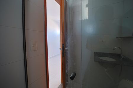 Banheiro de apartamento para alugar com 1 quarto, 30m² em Jardim Maringa, São Paulo