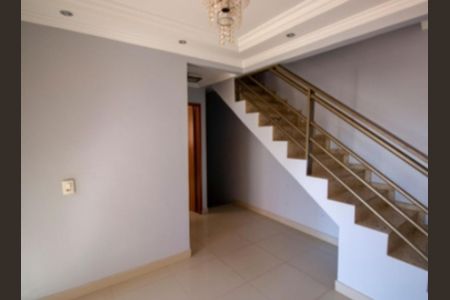 Sala de casa à venda com 4 quartos, 270m² em QR 602, Brasília