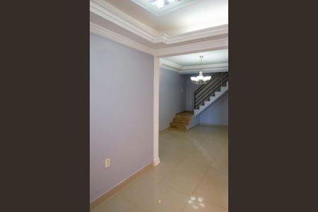 Sala de casa à venda com 4 quartos, 270m² em QR 602, Brasília