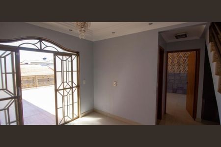 Casa à venda com 4 quartos, 270m² em QR 602, Brasília