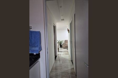 Corredor de apartamento para alugar com 2 quartos, 50m² em Parque São Lourenço, São Paulo