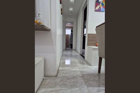 Corredor de apartamento para alugar com 2 quartos, 50m² em Parque São Lourenço, São Paulo