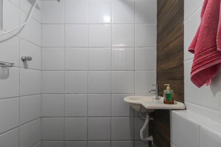 Banheiro de casa para alugar com 1 quarto, 37m² em Vila Alpina, São Paulo