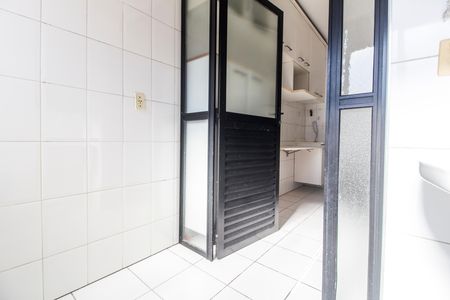Área de Serviço de apartamento para alugar com 1 quarto, 61m² em Jardim Tupanci, Barueri