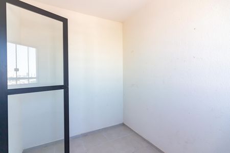 Quarto 2 de apartamento para alugar com 2 quartos, 36m² em Bonfim, Osasco