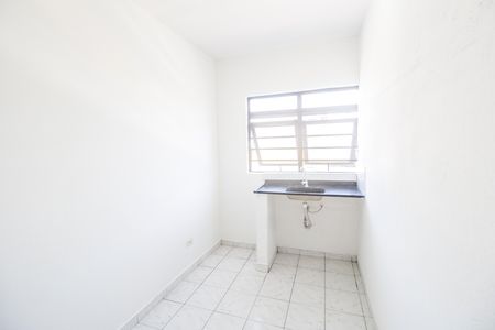 Banheiro de kitnet/studio para alugar com 1 quarto, 30m² em Jardim Silveira, Barueri