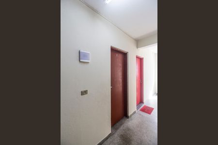 Entrada de kitnet/studio para alugar com 1 quarto, 30m² em Jardim Silveira, Barueri