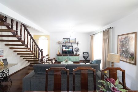 Casa à venda com 175m², 3 quartos e 3 vagas Casa à venda com 175m², 3 quartos e 3 vagasSala