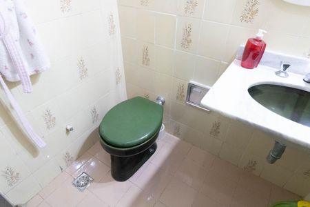 Casa à venda com 175m², 3 quartos e 3 vagas Casa à venda com 175m², 3 quartos e 3 vagasBanheiro 1