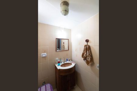 Casa à venda com 175m², 3 quartos e 3 vagas Casa à venda com 175m², 3 quartos e 3 vagasBanheiro 2