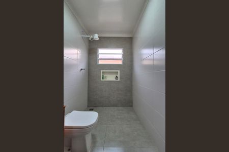 Casa à venda com 110m², 4 quartos e 2 vagas Casa à venda com 110m², 4 quartos e 2 vagasBanheiro