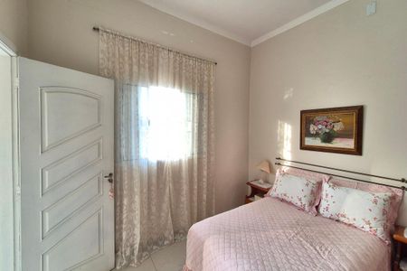 Casa à venda com 110m², 4 quartos e 2 vagas Casa à venda com 110m², 4 quartos e 2 vagasQuarto 1