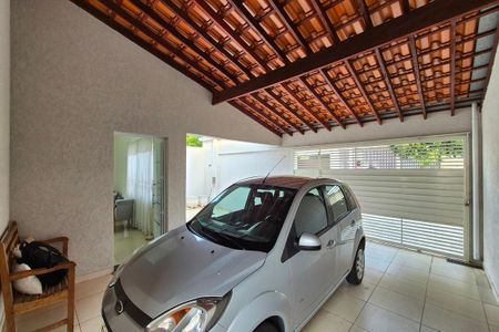Casa à venda com 110m², 4 quartos e 2 vagas Casa à venda com 110m², 4 quartos e 2 vagasGaragem