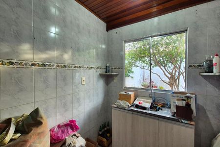 Casa à venda com 110m², 4 quartos e 2 vagas Casa à venda com 110m², 4 quartos e 2 vagasCozinha