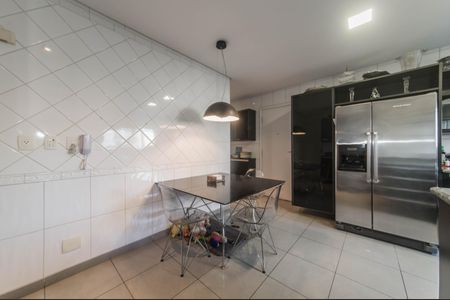 Apartamento à venda com 155m², 3 quartos e 3 vagasCozinha