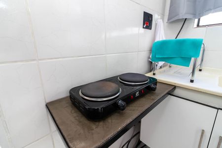 Cozinha de apartamento para alugar com 1 quarto, 32m² em Vila Bandeirantes, São Paulo