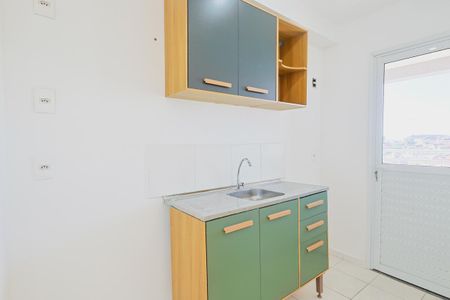 Cozinha de apartamento à venda com 2 quartos, 43m² em Parque Pinheiros, Taboão da Serra