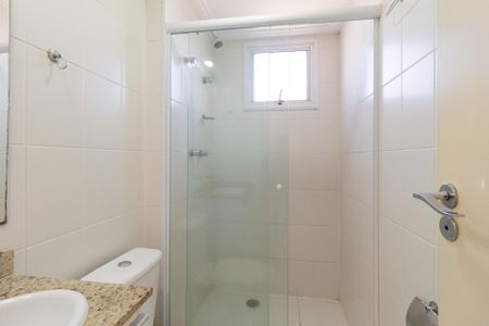 Banheiro do Quarto 1 de apartamento para alugar com 2 quartos, 58m² em Km 18, Osasco