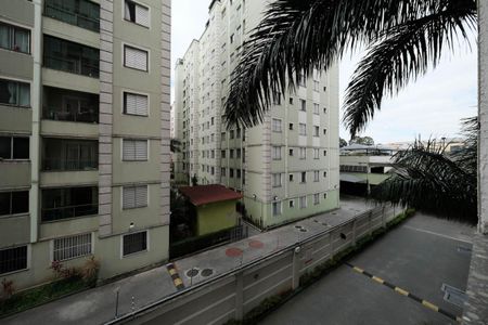 Quarto 2 de apartamento para alugar com 2 quartos, 41m² em Jardim Santa Teresinha, São Paulo