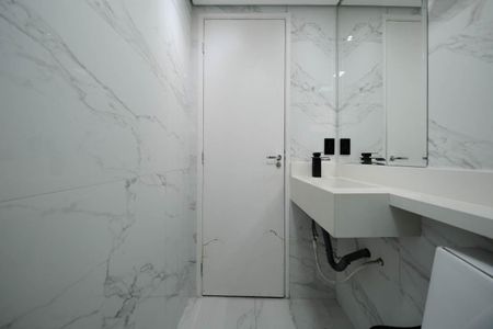 Banheiro de apartamento para alugar com 2 quartos, 41m² em Jardim Santa Teresinha, São Paulo