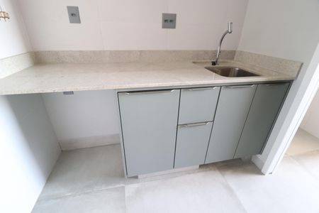Área de Serviço de apartamento para alugar com 3 quartos, 95m² em Osvaldo Rezende, Uberlândia