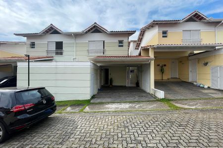 Casa de Condomínio para alugar com 3 quartos, 100m² em Jardim Rebelato, Cotia
