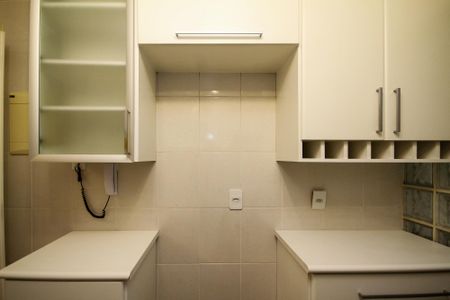 Cozinha de casa de condomínio para alugar com 3 quartos, 100m² em Jardim Rebelato, Cotia