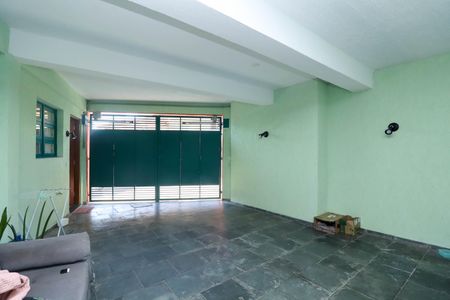 Garagem de casa à venda com 4 quartos, 279m² em Jardim Ouro Preto, Taboão da Serra