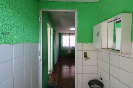Banheiro de apartamento à venda com 2 quartos, 55m² em Campanário, Diadema