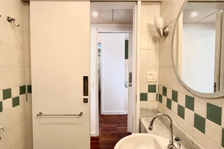 Apartamento para alugar com 92m², 2 quartos e 1 vaga Apartamento para alugar com 92m², 2 quartos e 1 vagaBanheiro da Suíte