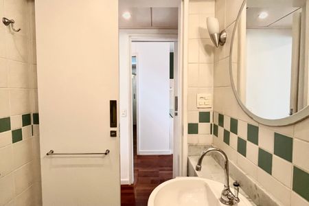 Apartamento para alugar com 92m², 2 quartos e 1 vaga Apartamento para alugar com 92m², 2 quartos e 1 vagaBanheiro social