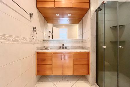 Apartamento para alugar com 92m², 2 quartos e 1 vaga Apartamento para alugar com 92m², 2 quartos e 1 vagaBanheiro da Suíte