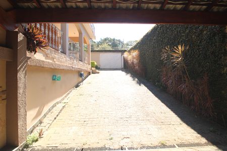 Garagem de casa para alugar com 4 quartos, 409m² em Vila Campo Grande, São Paulo