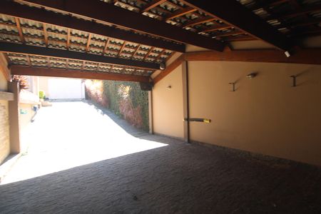 Garagem de casa para alugar com 4 quartos, 409m² em Vila Campo Grande, São Paulo