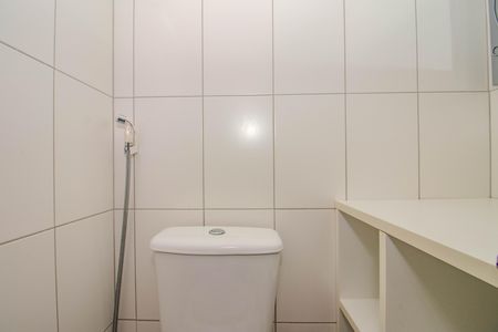 Banheiro da Suíte de apartamento para alugar com 2 quartos, 68m² em Vila Ipiranga, Porto Alegre