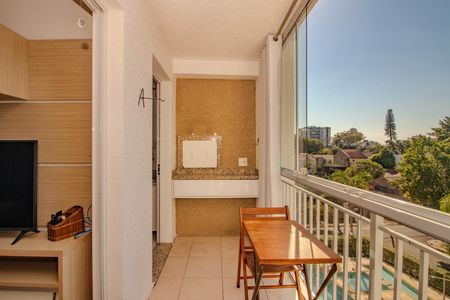 Sala - Varanda de apartamento para alugar com 2 quartos, 68m² em Vila Ipiranga, Porto Alegre