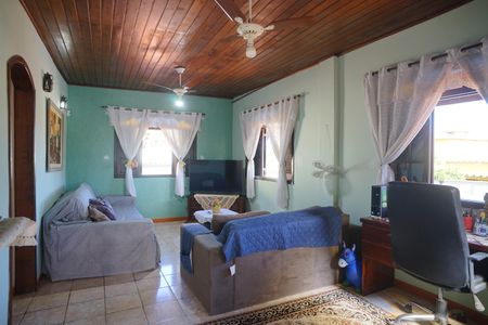 Sala de TV de casa para alugar com 4 quartos, 900m² em Inoã, Maricá
