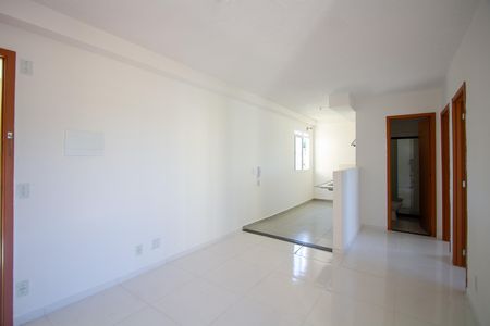 Sala de apartamento para alugar com 2 quartos, 47m² em Maria Paula, São Gonçalo