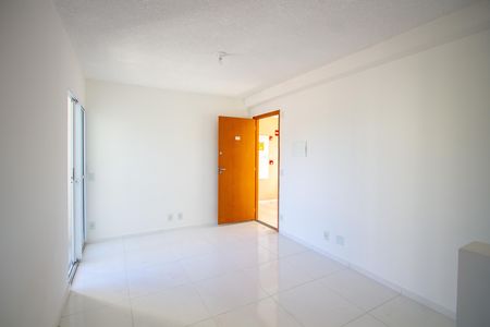 Sala de apartamento para alugar com 2 quartos, 47m² em Maria Paula, São Gonçalo