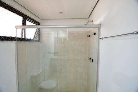 Banheiro de apartamento para alugar com 1 quarto, 55m² em Cambuí, Campinas