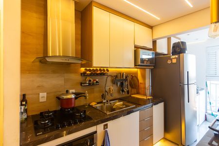 Cozinha  de apartamento à venda com 2 quartos, 37m² em Recanto das Rosas, Osasco
