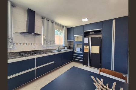 Cozinha de casa de condomínio para alugar com 4 quartos, 300m² em Vargem Pequena, Rio de Janeiro