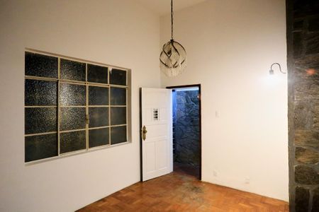 Apartamento para alugar com 3 quartos, 130m² em Sagrada Família, Belo Horizonte